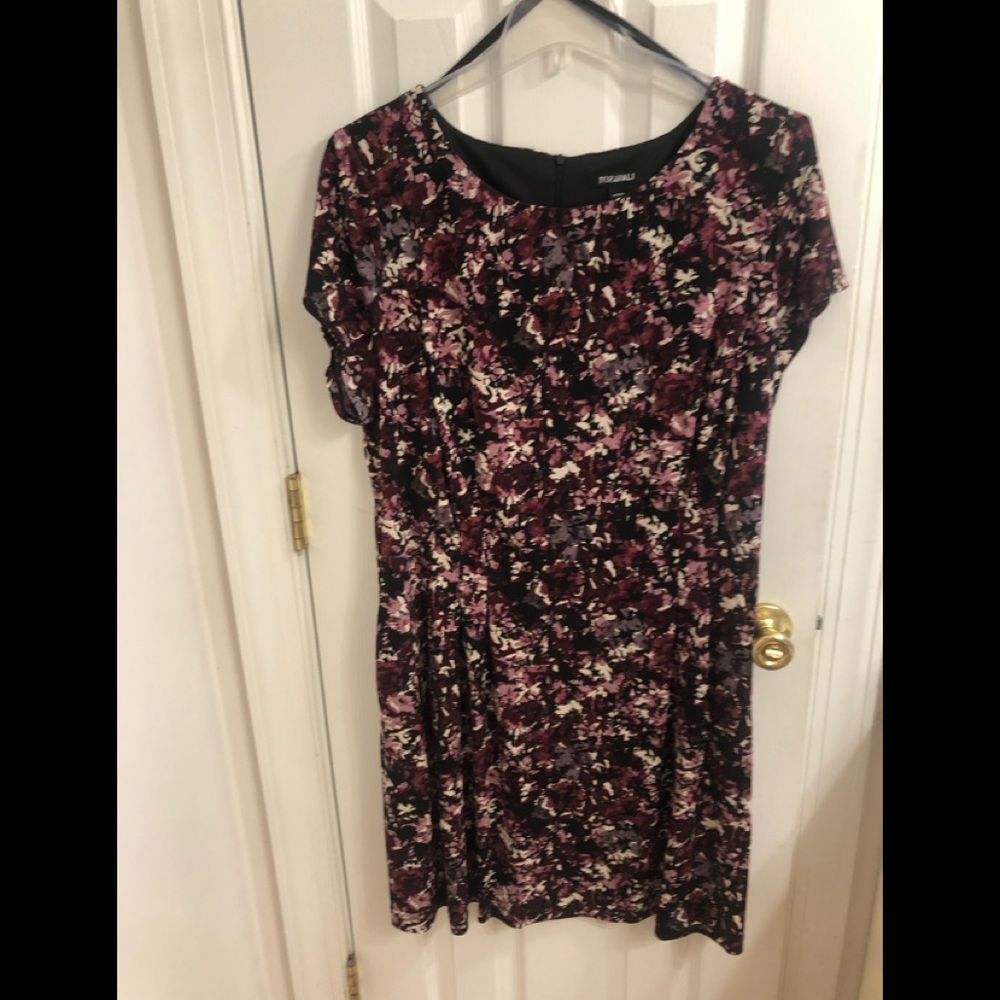 Roz & Ali burgundy floral dress Size 20